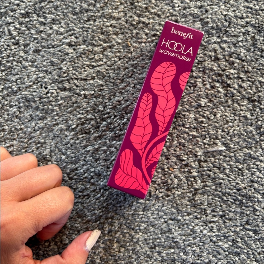 NIB Benefit Hoola Wavemaker complexion and bronzer brush